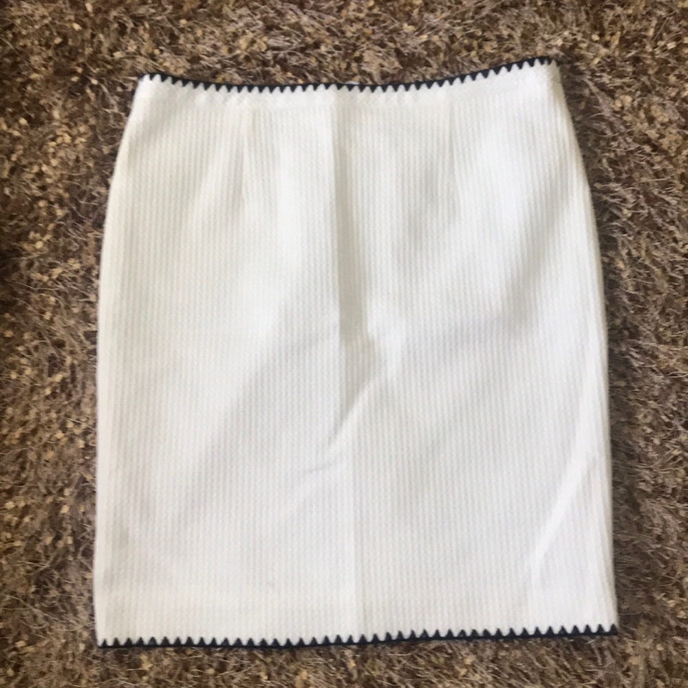 NWT Brooks Brothers white skirt with navy trim